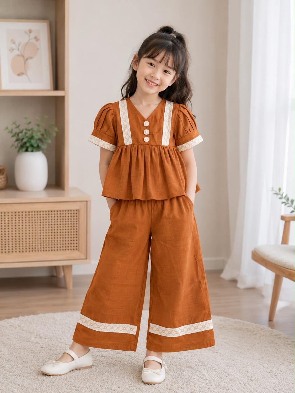 Elegant Lace-Trim Girls’ Two-Piece Set